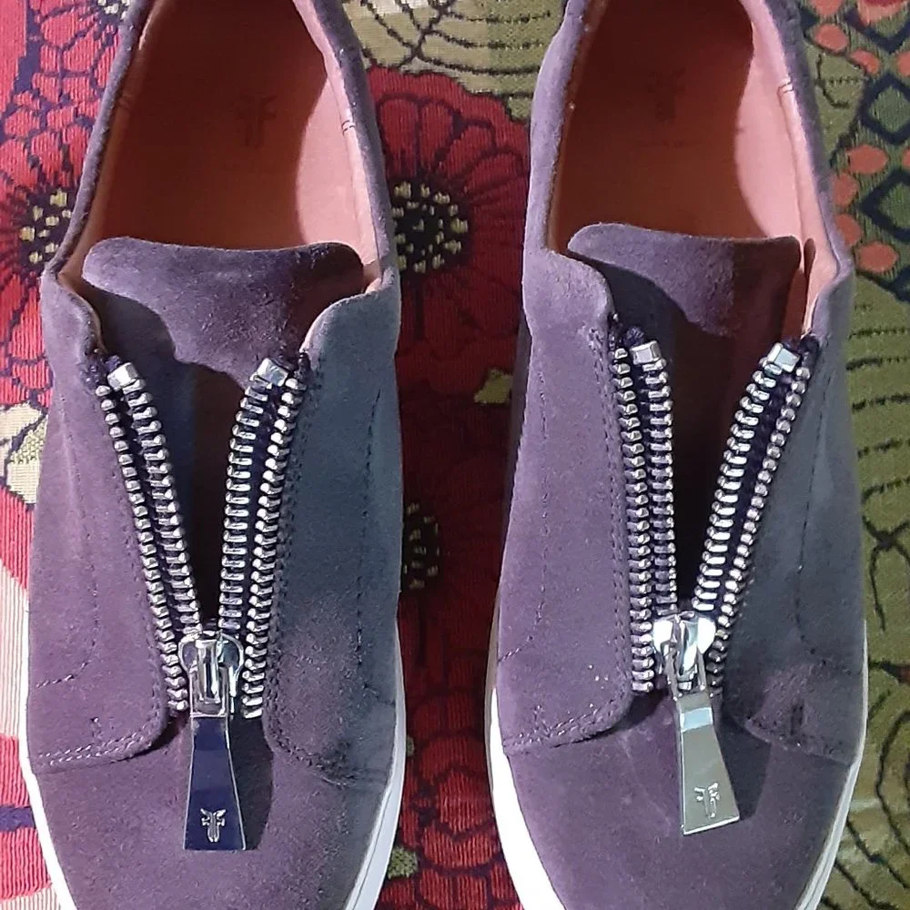 Frye Women's Lena Zip Low Sneaker - Size 8 - Picture 2 of 9